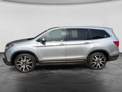 Silver 2022 Honda Pilot Elite