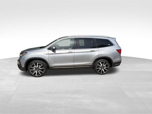 Silver 2022 Honda Pilot Elite