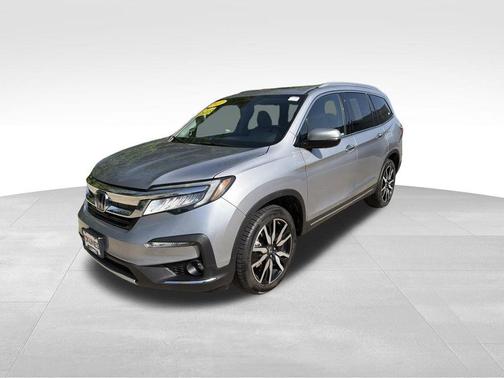 Silver 2022 Honda Pilot Elite
