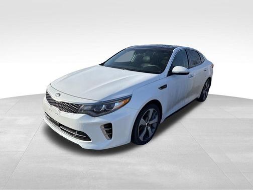 Snow White Pearl 2017 Kia Optima SX Turbo