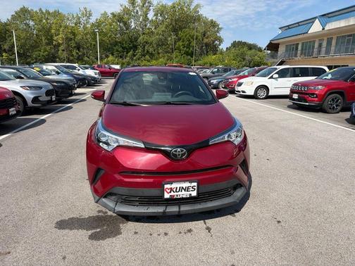 Pearl 2019 Toyota C-HR LE
