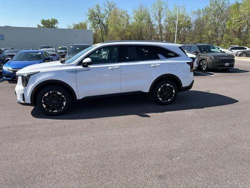 Glacial White Pearl 2024 Kia Sorento S