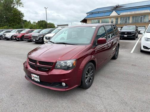 Octane Red Pearlcoat 2018 Dodge Grand Caravan GT