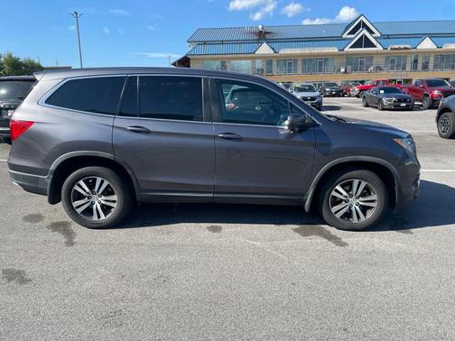 Gray 2018 Honda Pilot EX