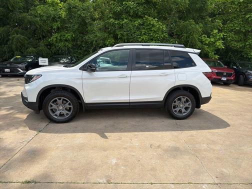White 2025 Honda Passport TrailSport