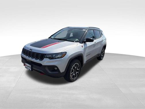 Silver Zynith 2025 Jeep Compass Trailhawk