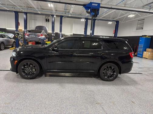 DB Black Crystal Clearcoat 2022 Dodge Durango R/T