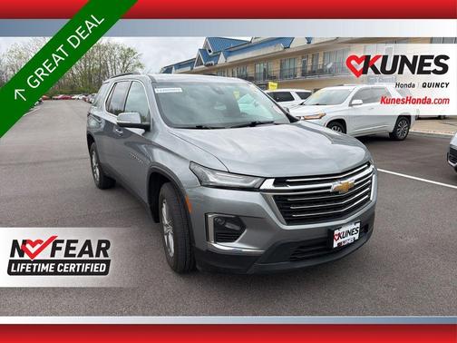 Sterling Gray Metallic 2023 Chevrolet Traverse LT Cloth