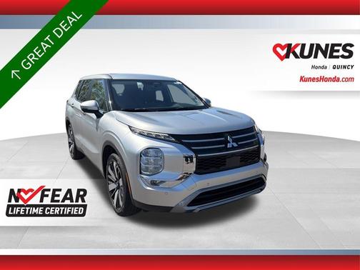 Silver 2025 Mitsubishi Outlander SE