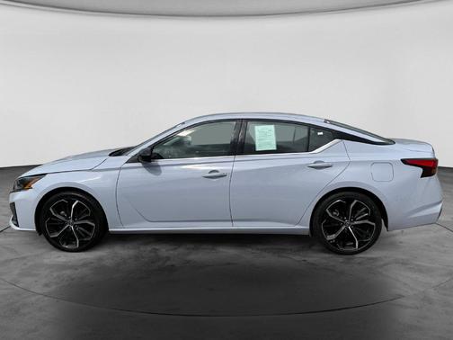 Gray Sky Pearl 2025 Nissan Altima SR
