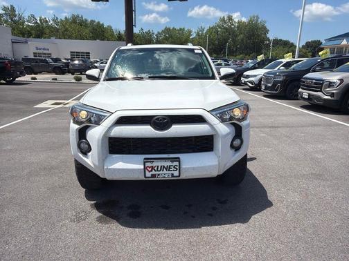 Super White 2017 Toyota 4Runner SR5