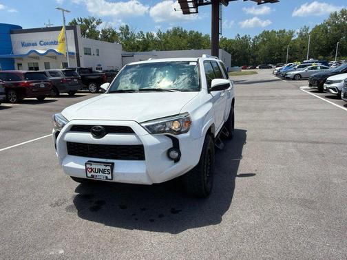 Super White 2017 Toyota 4Runner SR5