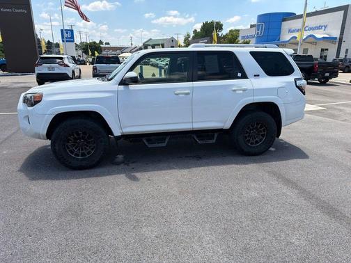 Super White 2017 Toyota 4Runner SR5