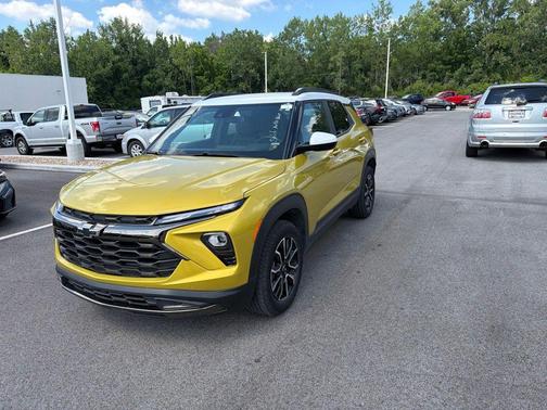 Nitro Yellow 2025 Chevrolet Trailblazer ACTIV