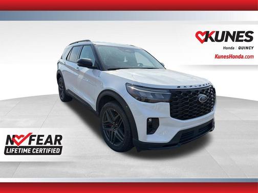 Star White 2025 Ford Explorer ST-Line