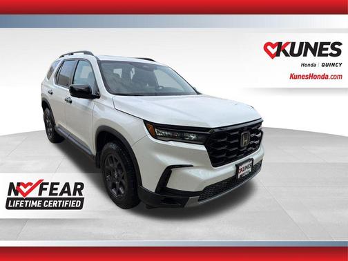 White 2025 Honda Pilot TrailSport