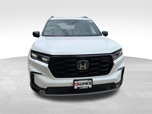 White 2025 Honda Pilot TrailSport