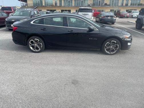 Mosaic Black Metallic 2024 Chevrolet Malibu LT