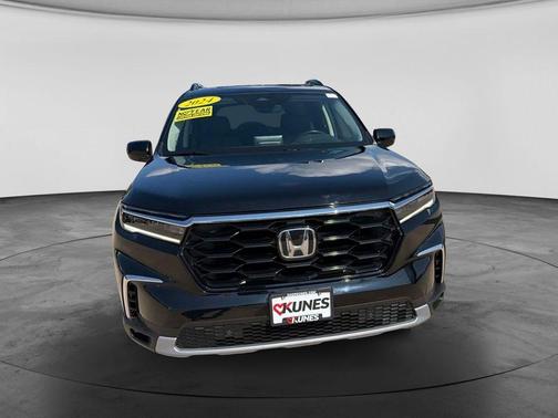 Black 2024 Honda Pilot Touring