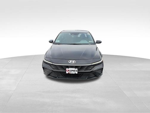 Black 2024 Hyundai ELANTRA SEL