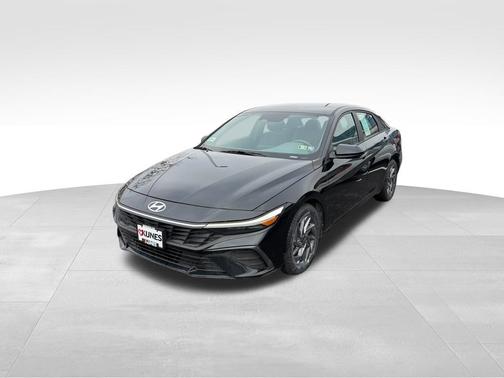 Black 2024 Hyundai ELANTRA SEL