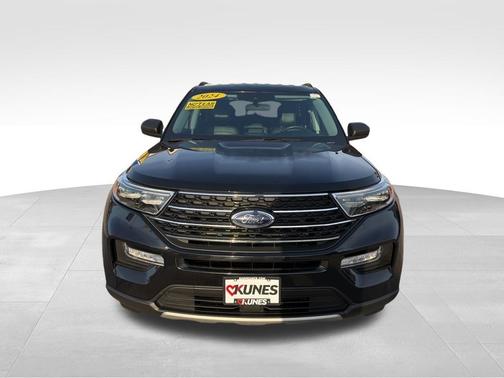 Black Metallic 2024 Ford Explorer XLT