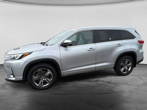 Celestial Silver Metallic 2018 Toyota Highlander Limited Platinum