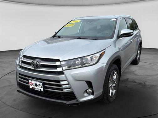 Celestial Silver Metallic 2018 Toyota Highlander Limited Platinum