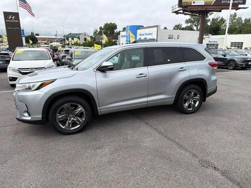 Celestial Silver Metallic 2018 Toyota Highlander Limited Platinum
