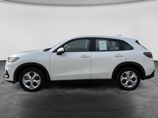 White 2025 Honda HR-V LX