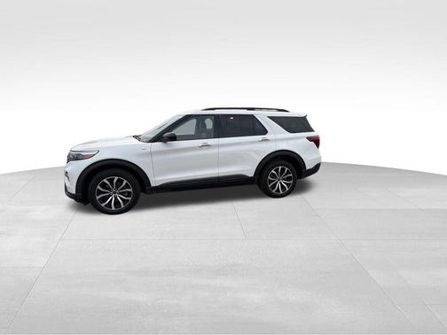 White 2022 Ford Explorer ST-Line
