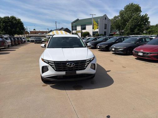 Quartz White 2022 Hyundai TUCSON SEL