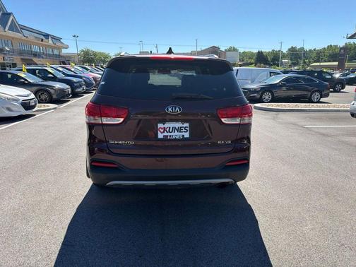 Sangria Red 2017 Kia Sorento EX