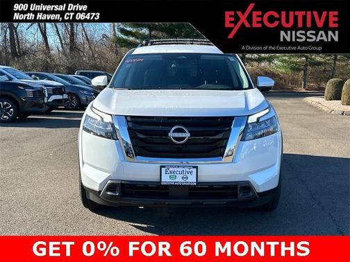 2025 Nissan Pathfinder SV