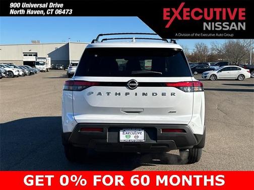 2025 Nissan Pathfinder SV