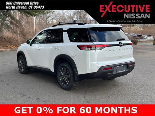 2025 Nissan Pathfinder SV