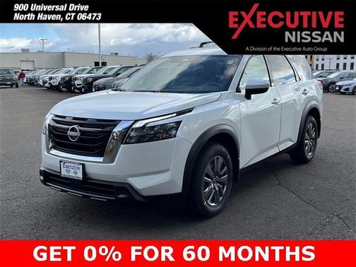 2025 Nissan Pathfinder SV