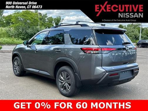 2025 Nissan Pathfinder SV