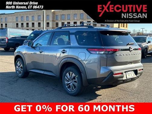 2025 Nissan Pathfinder SV