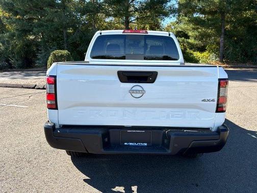 White 2027 Nissan Frontier S