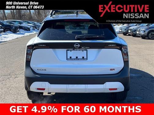 2025 Nissan Kicks SR