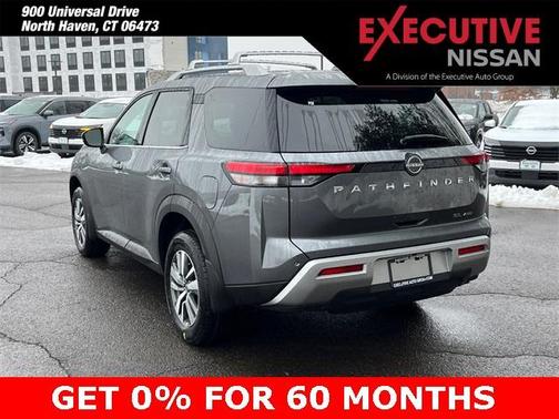 2025 Nissan Pathfinder SL