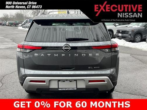 2025 Nissan Pathfinder SL