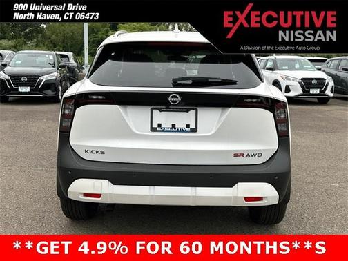 2025 Nissan Kicks SR