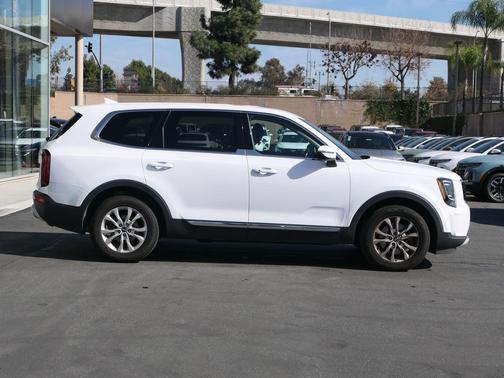 2022 Kia Telluride LX