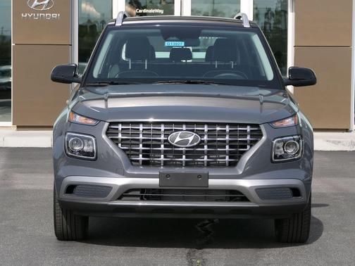 2026 Hyundai VENUE SEL w/Two-Tone Roof