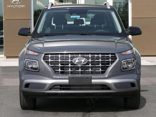 2026 Hyundai VENUE SEL w/Two-Tone Roof