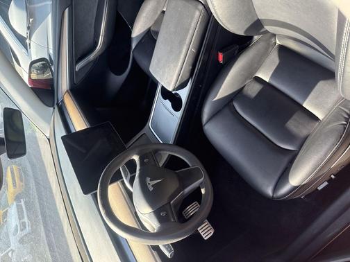 Red Multi-Coat 2023 Tesla Model Y Performance Dual Motor All-Wheel Drive