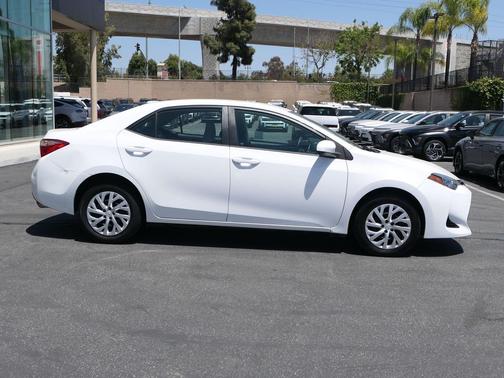 Super White 2017 Toyota Corolla LE