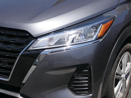 Gun Metallic 2024 Nissan Kicks S